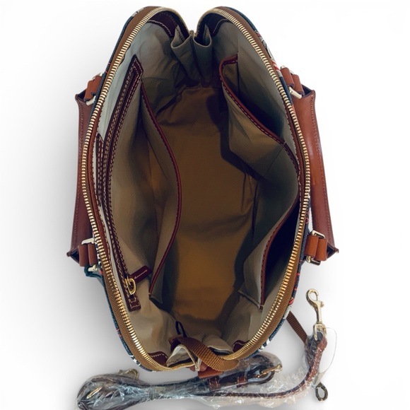 Dooney & Bourke NFL Super Bowl New England Patriots Zip Zip Satchel NWT Soldout - Picture 10 of 16